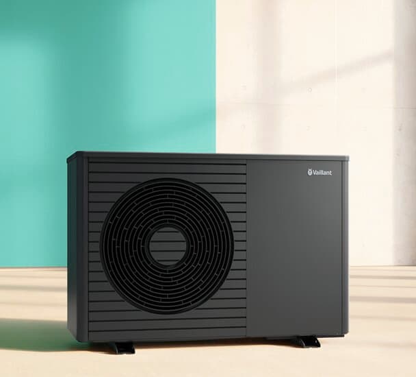 Фронтальний знімок aroTHERM plus у чистій кімнаті