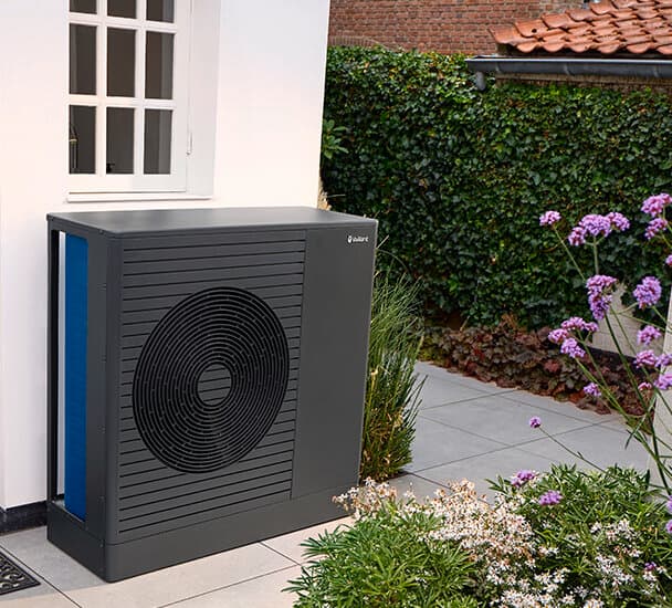 Тепловий насос «повітря-вода» arotherm pro під вікном