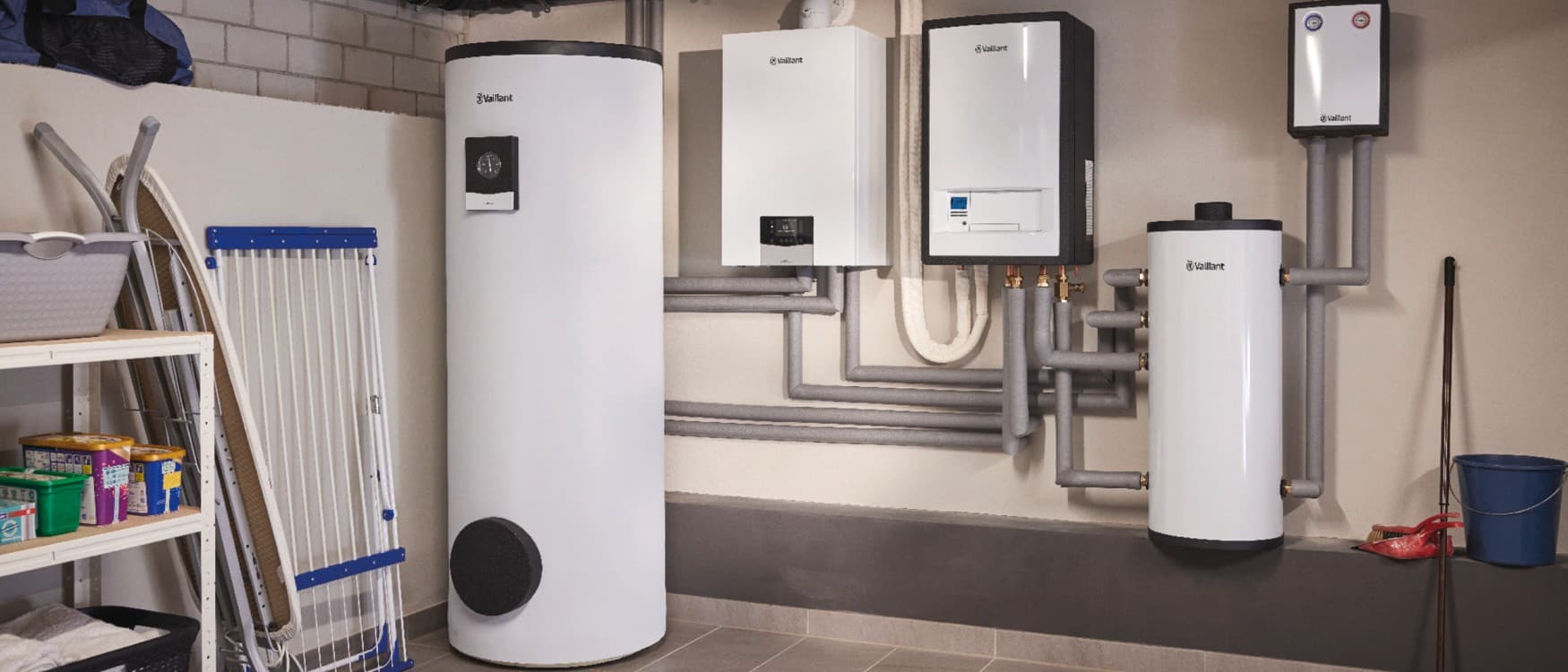 Гібридна система Vaillant з газовим опаленням і тепловим накопичувачем.